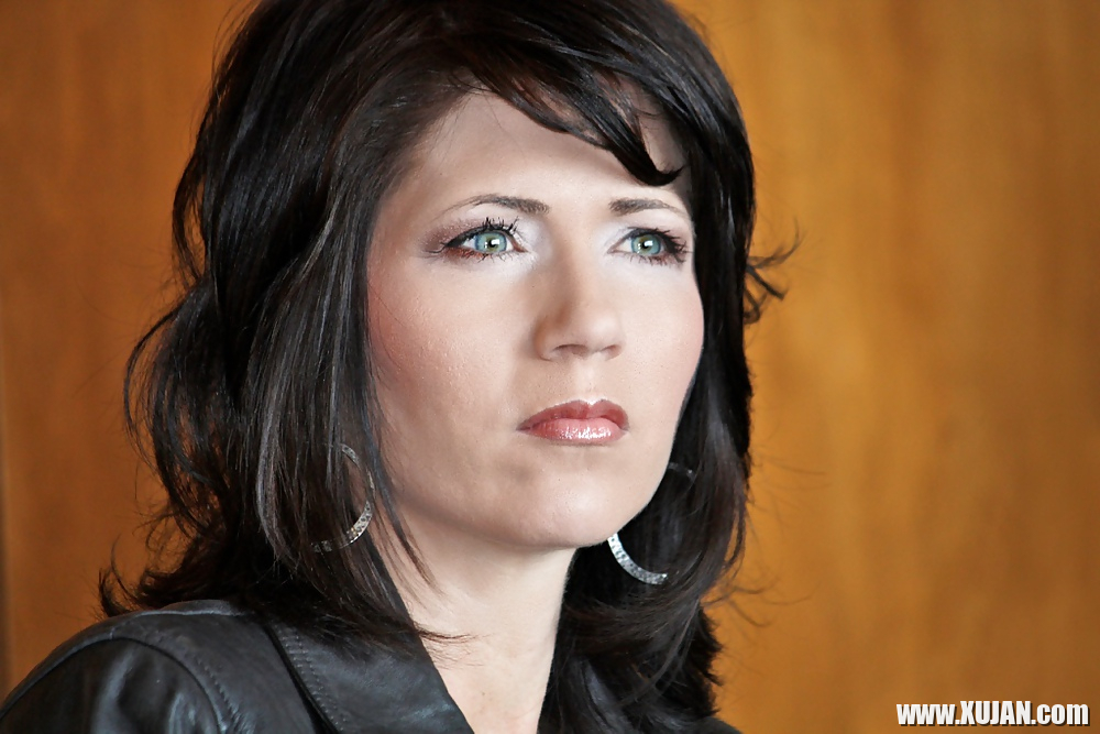 I love jerking off to Conservative Kristi Noem - Photo #2616744