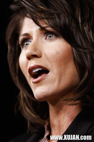 I love jerking off to Conservative Kristi Noem - Photo #2616747