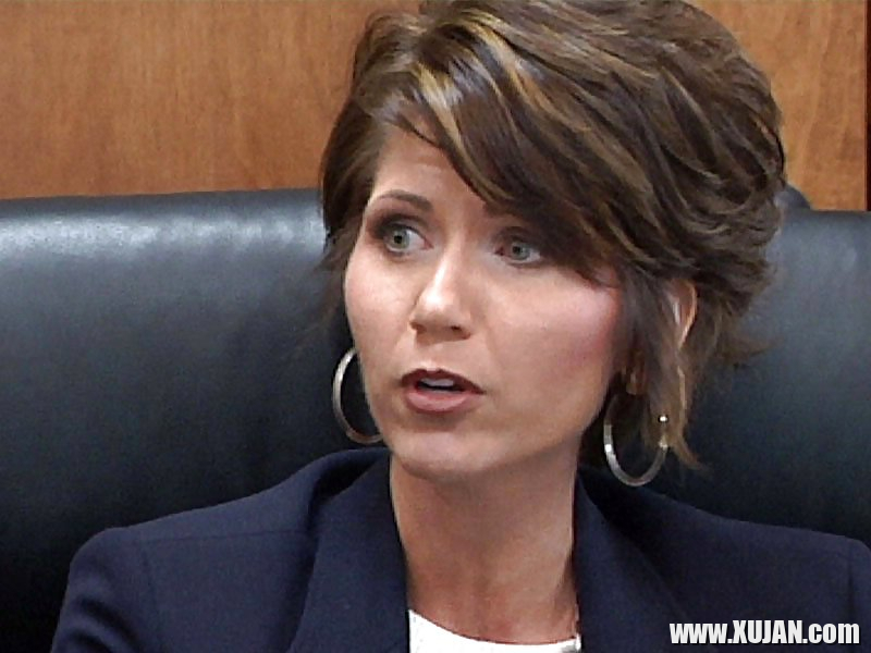 I love jerking off to Conservative Kristi Noem - Photo #2616748