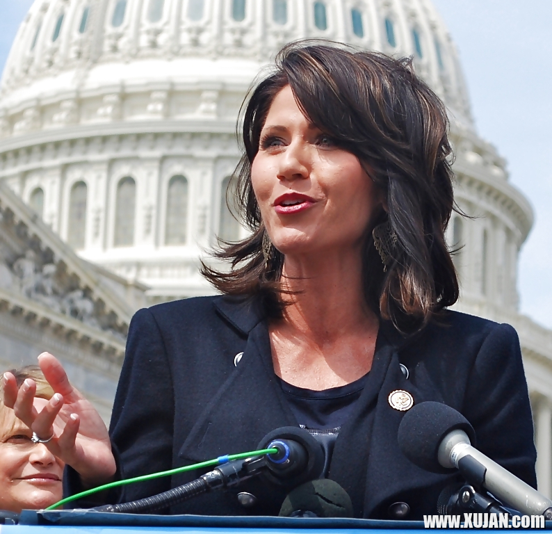 I love jerking off to Conservative Kristi Noem - Photo #2616773