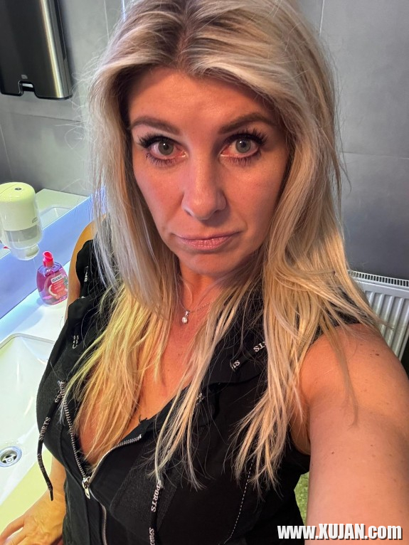 Hotwife aprelakerp - Photo #2618323