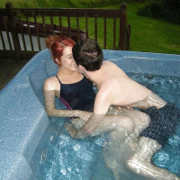 Red pucy Fucked in Jacuzzi poghotsum