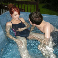 Red pucy Fucked in Jacuzzi poghotsum