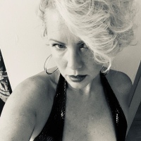 MILF HORNY PISSY