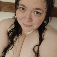 Cute Tub Pics