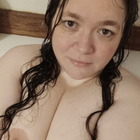 Cute Tub Pics