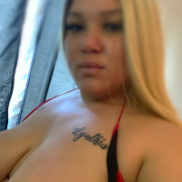 Busty Lumina