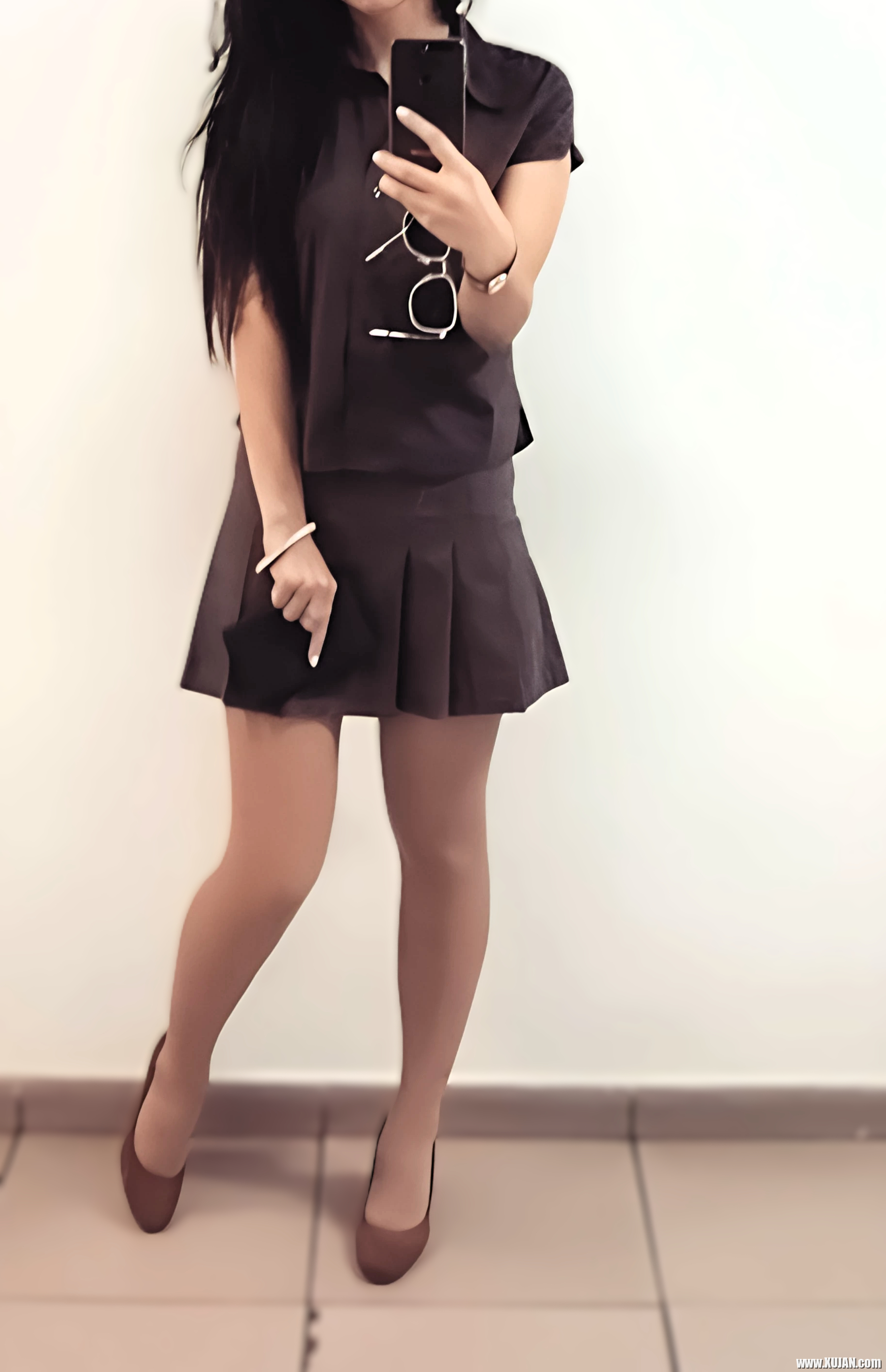 Pretty brunette cheating wife 2 - Photo #2630506