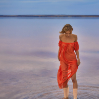 Beautiful Hannah Ray walks by the beach in her super sexy outfit