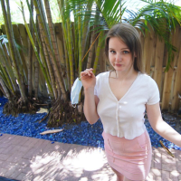 College bitch Eliza Eves craves for deep fucking