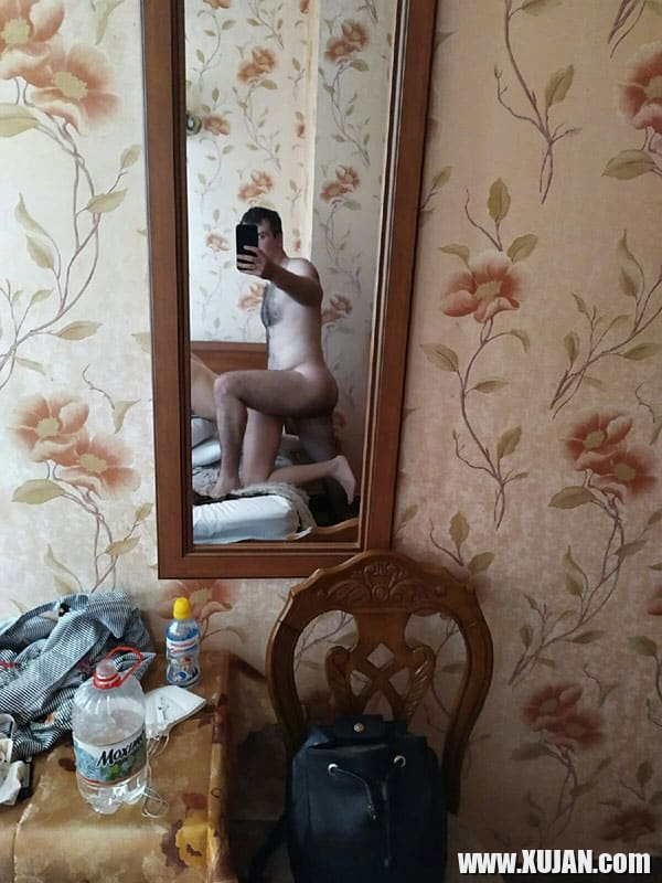 Aghjiky nstats er tghayi eresin seqsi zhamanak - Photo #2645717