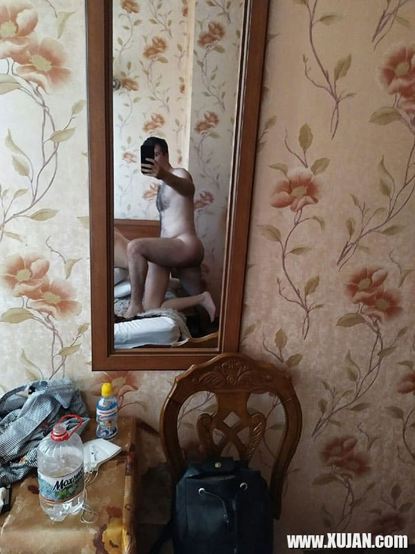 Aghjiky nstats er tghayi eresin seqsi zhamanak - Photo #2645718