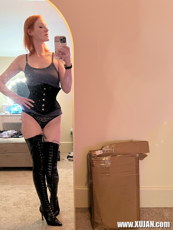 Corset Tryon - Photo #2656132