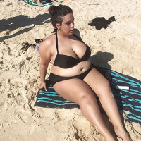 Big Girls XXL y Bikini um loghapum