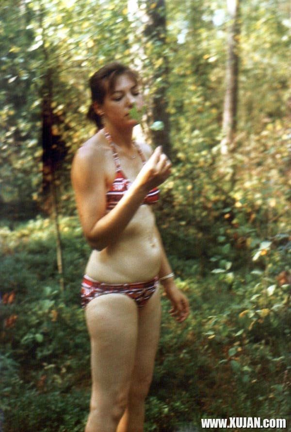 Rusakan retro anal bnutyan mej - Photo #2658122