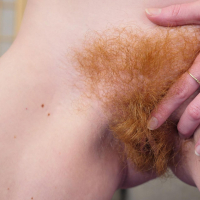 Amateur Ana Molly shows her Hairy red Beaver