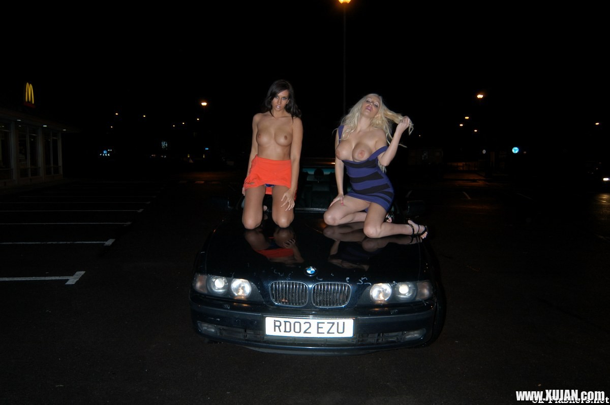 Busty flashers Gemma Maddock and Dolly Delight in UK Two babes big tits flashin - Photo #2664486