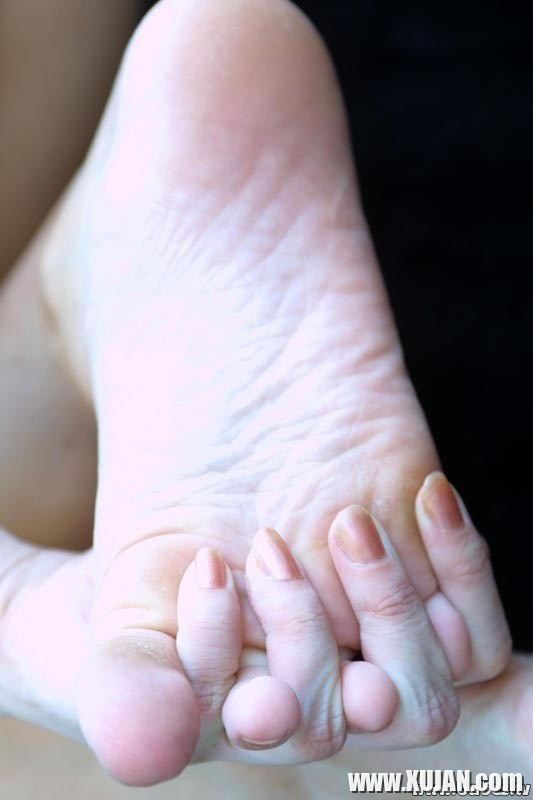 Blonde pornstar Ava Vincent foot fetish shoot - Photo #2681186