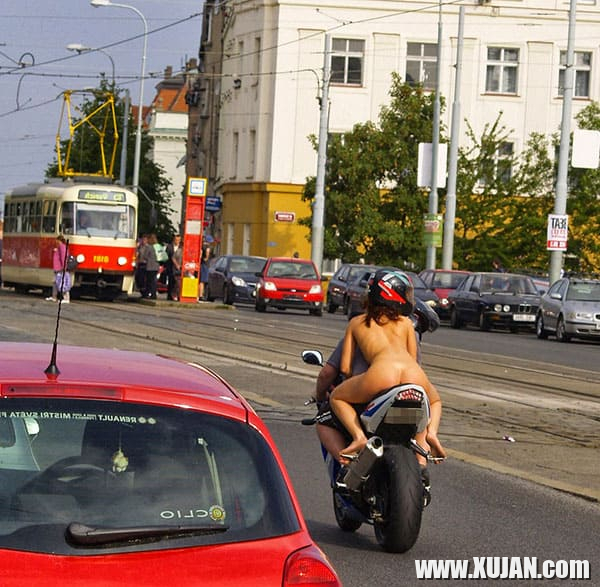 Marzakan mototsikletov merk aghjiky tapvel e qaghaqi kentronum - Photo #2684421