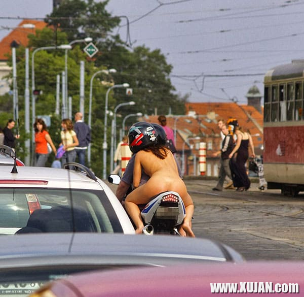 Marzakan mototsikletov merk aghjiky tapvel e qaghaqi kentronum - Photo #2684422