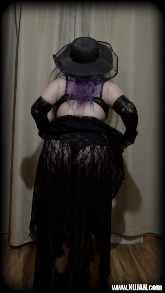 Tkhur Bunny Goth - Photo #2689688