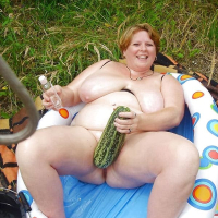Fat amarayin bnakichy mghum e katvik Hefty Zucchini um