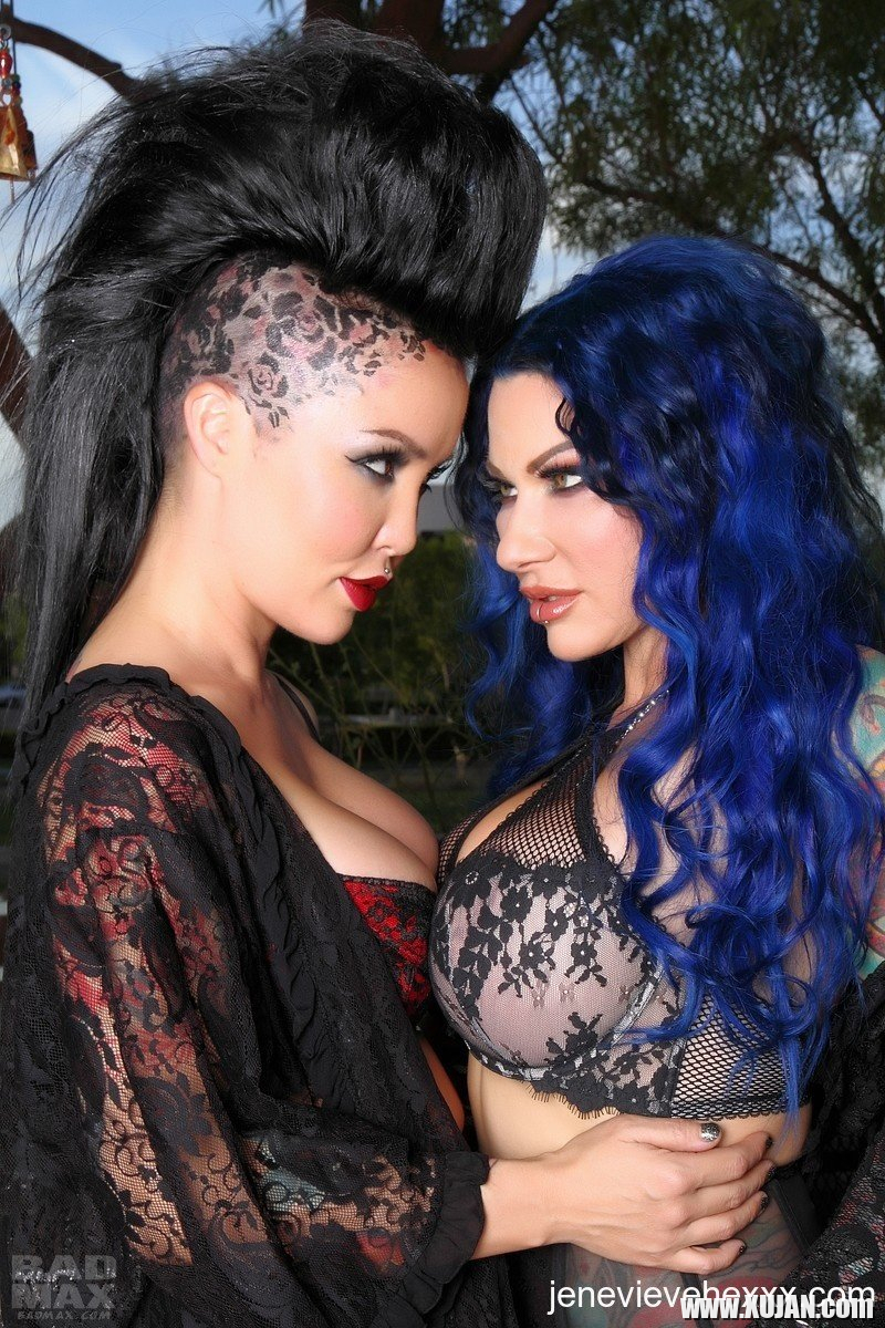 Jenevieve Hexxx and Masiumi Max pose together for the first time - Photo #2709369