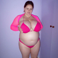 Fat arpot aghjiknery loghapum hagnvats ein bikiniov chapi mej che