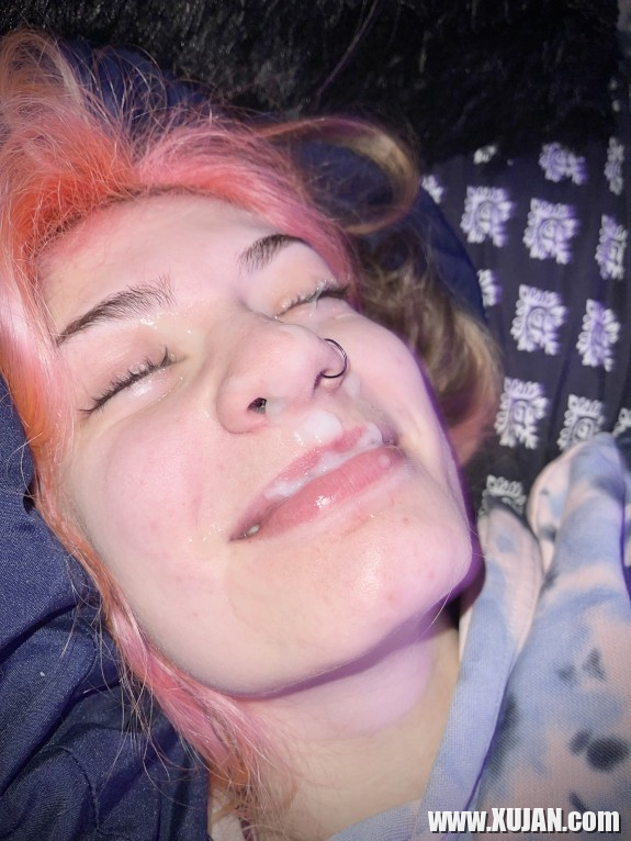 Cumshot Demqi - Photo #2713972