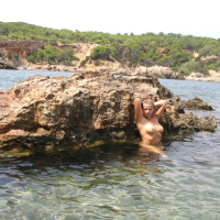 Eritasard Busty Babe y nerkayatsnum e tsovum