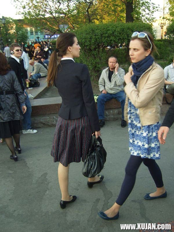 Taqnvats tesakhtsik poghotsum rus aghjiknerin phetuyqi hamar - Photo #2723987