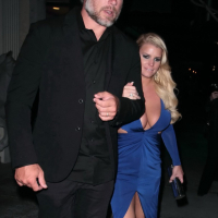 Jessica Simpson busty and leggy in blue plunging dress