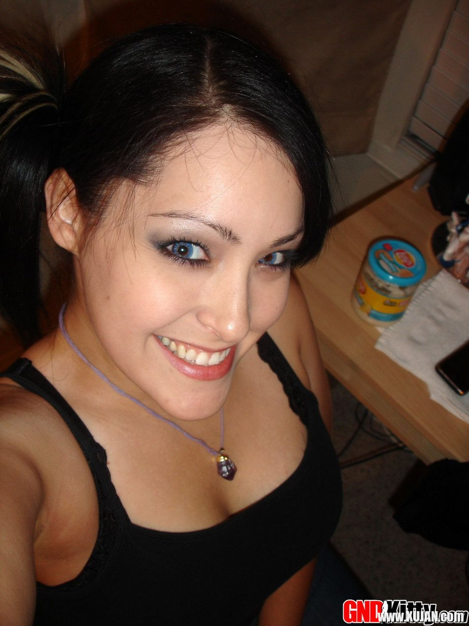 GND Kitty playing with the Camera and flashing her Tits - Photo #2731168