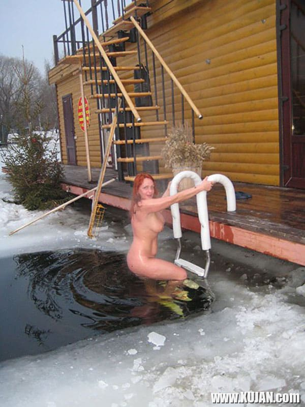 Dzmerayin loghanal merk nudistnery antsqi mej - Photo #2736563