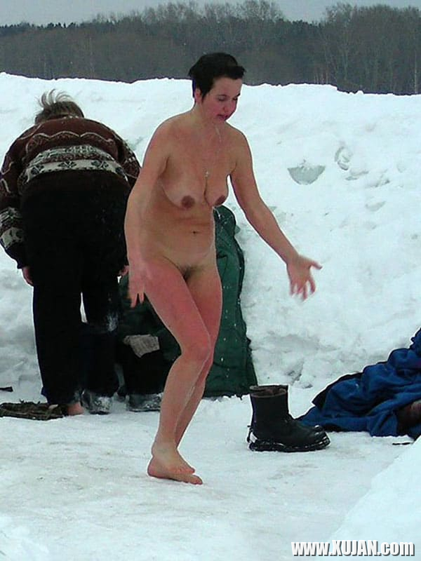 Dzmerayin loghanal merk nudistnery antsqi mej - Photo #2736584