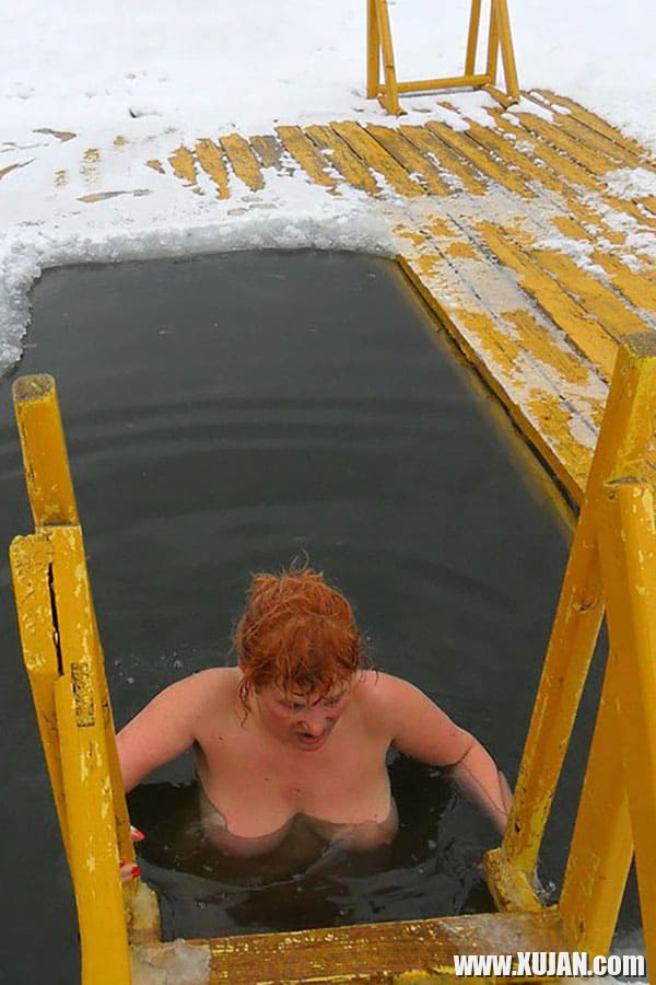 Dzmerayin loghanal merk nudistnery antsqi mej - Photo #2736587