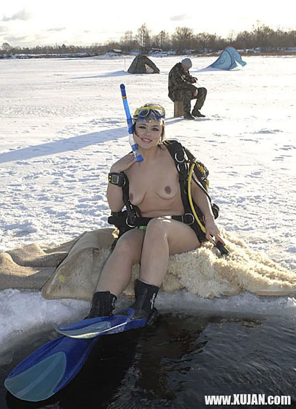 Dzmerayin loghanal merk nudistnery antsqi mej - Photo #2736591