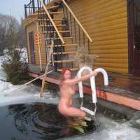 Dzmerayin loghanal merk nudistnery antsqi mej