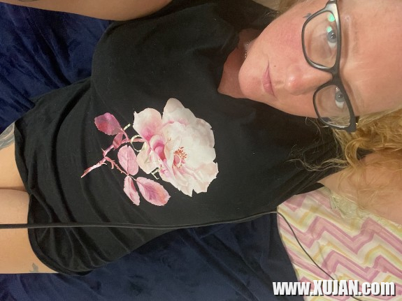 Bedtime Blond Babe BBW Tease ev khaghum e pucy i het - Photo #2739090