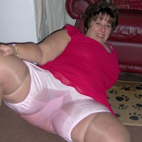 Fat arpi kiny pkhrunatsnum e pantonneri mijov