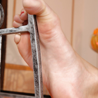 Big ass foot fetish loving slut Kyla loves undressing in high heels