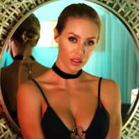 Sexy Nicole Nude n ir morti het