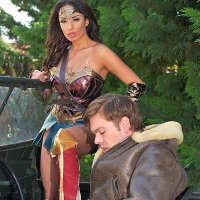 Horny Wonderwoman Caracious Babe y zgestnerov tsitsaghets ir hetuyqy