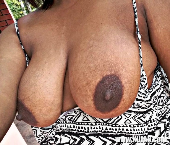Ashawaris Boobs Photo Shoot - Photo #2748804