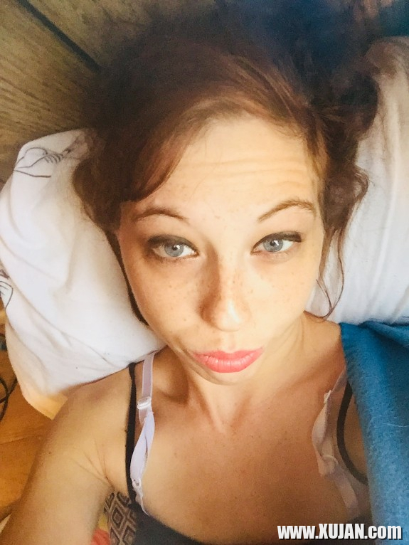 Selfie Addict Ill sharunakeq avelatsnel ays meky - Photo #2751279