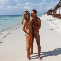 Nudist yntaniqnery loghapum arevayruq en ev lusankarel merk