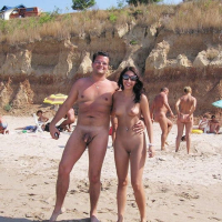 Nudist yntaniqnery loghapum arevayruq en ev lusankarel merk