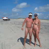 Nudist yntaniqnery loghapum arevayruq en ev lusankarel merk