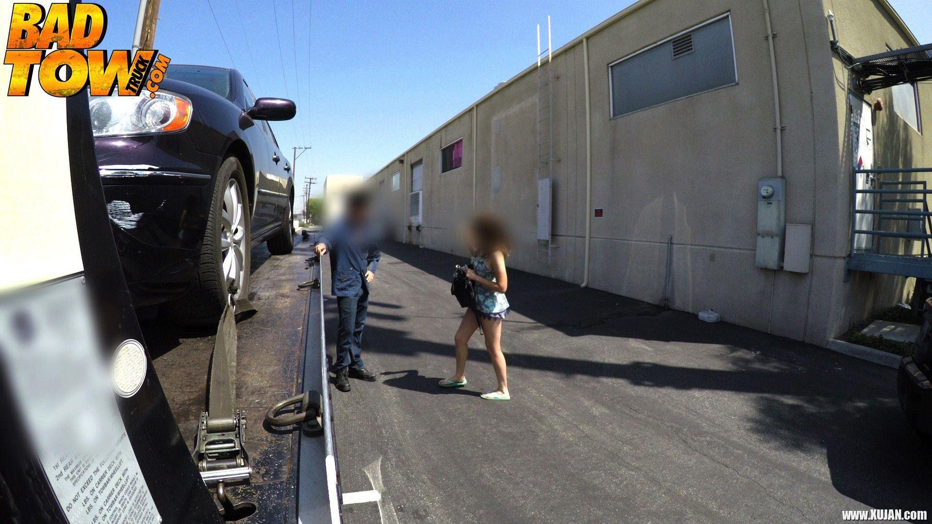 Hot redhead amateur Gwen Stark blows a tow truck driver to get her car back - Photo #2767920