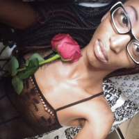 Nerqnazgestov eghjyur ev erotik Petite Ebony Ebony College usanogh